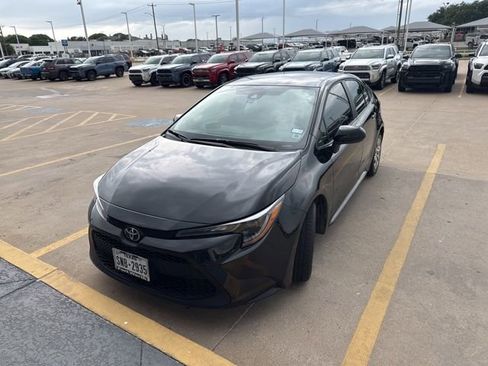Used 2022 Toyota Corolla LE FWD image 3