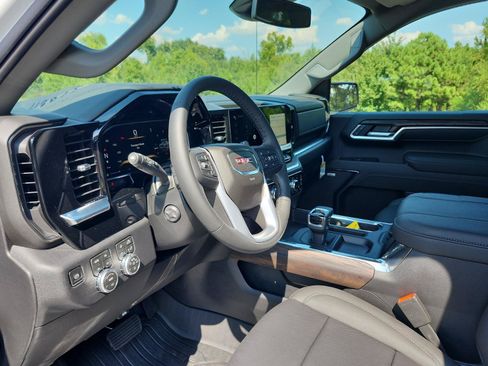 Used 2026 GMC Sierra 1500 SLT w/ SLT Premium Plus Package AWD/4WD image 13