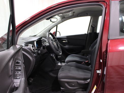 Used 2016 Chevrolet Trax LS FWD image 3