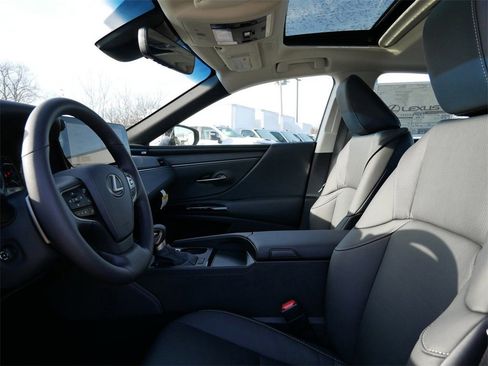 New 2025 Lexus ES 350 w/ Premium Package image 8