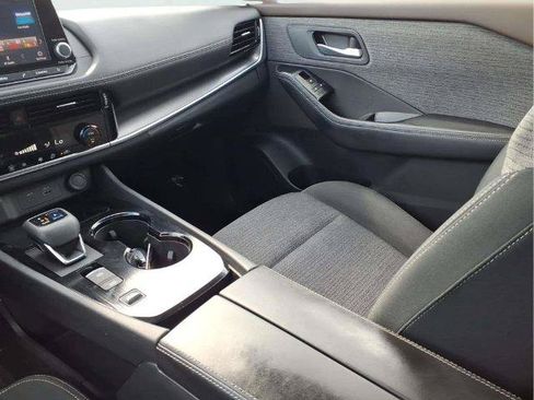 Certified 2021 Nissan Rogue SV FWD image 12