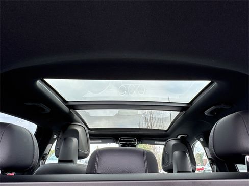 Used 2024 Mercedes-Benz GLC 300 4MATIC image 22