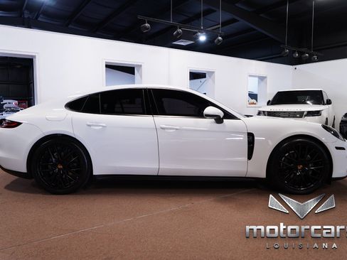 Used 2019 Porsche Panamera 4 AWD/4WD image 8