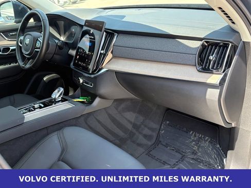 Certified 2025 Volvo XC90 B6 Plus AWD/4WD image 37
