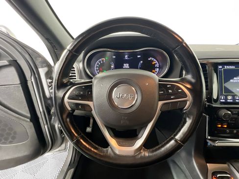 Used 2021 Jeep Grand Cherokee Limited w/ Luxury Group II image 17