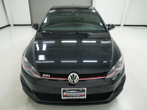 Used 2018 Volkswagen GTI Autobahn FWD image 2