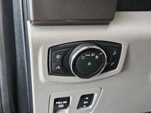 Used 2018 Ford F150 XLT w/ Equipment Group 302A Luxury RWD image 23