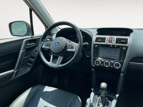 Used 2018 Subaru Forester 2.5i Touring AWD/4WD image 10
