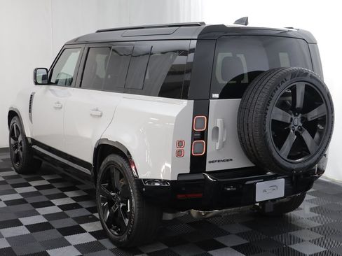 Certified 2026 Land Rover Defender 110 X-Dynamic SE AWD/4WD image 16