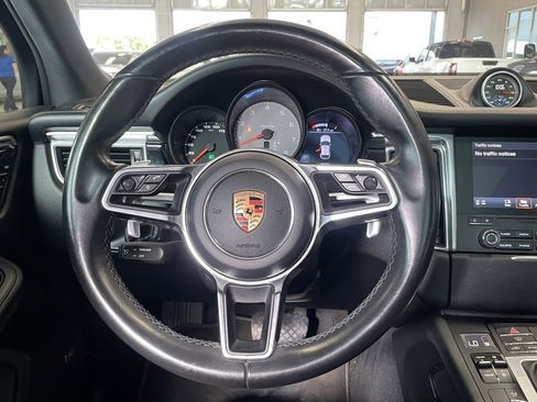 Used 2018 Porsche Macan S image 16