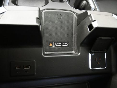Used 2025 Chevrolet Silverado 1500 LTZ AWD/4WD image 32