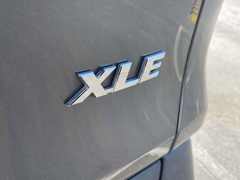 Used 2022 Toyota RAV4 XLE w/ Convenience Package image 10