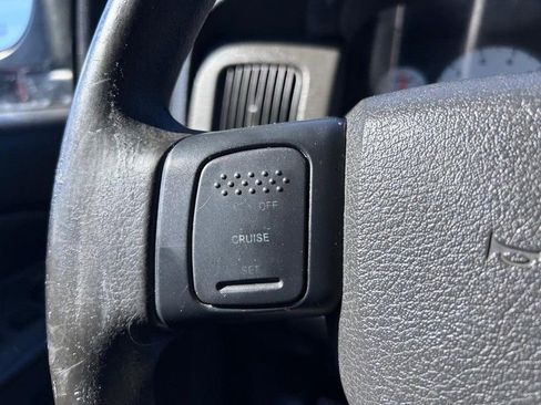 Used 2004 Dodge Ram 1500 Truck SLT image 10