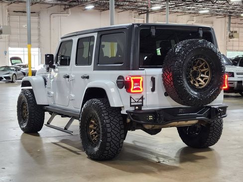 Used 2021 Jeep Wrangler Unlimited Sahara AWD/4WD image 11