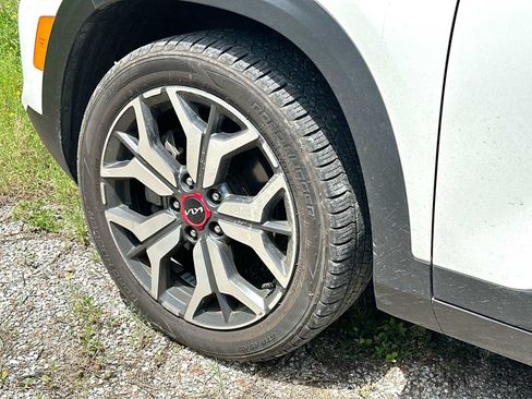 Used 2023 Kia Seltos SX AWD/4WD image 4