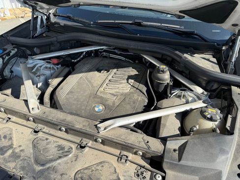 Used 2022 BMW X5 xDrive40i w/ M Sport Package image 16