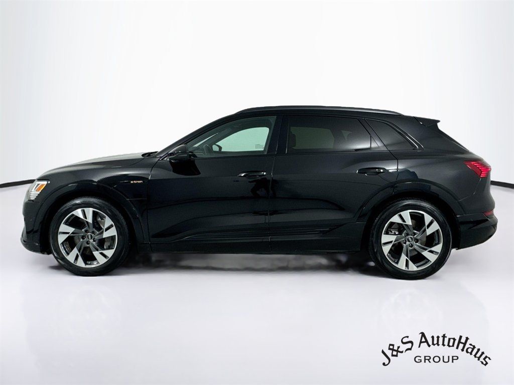 Used 2022 Audi e-tron Premium AWD/4WD image 4