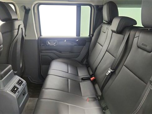 Used 2024 INEOS Grenadier Fieldmaster Edition image 31