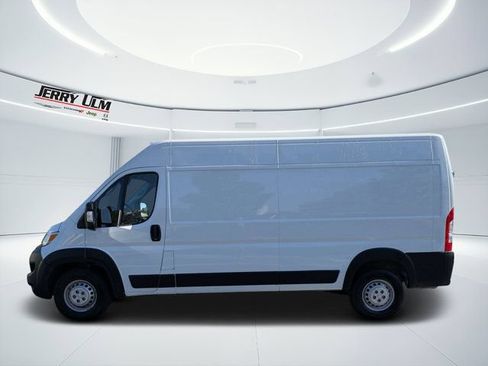 Used 2025 RAM ProMaster 2500 w/ Convenience Group FWD image 6