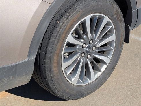 Used 2020 Lincoln Nautilus FWD w/ Equipment Group 101A image 4