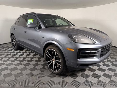 New 2026 Porsche Cayenne E-Hybrid AWD/4WD image 9