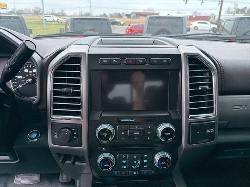 Used 2017 Ford F250 Platinum w/ Platinum Ultimate Package AWD/4WD image 31