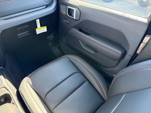 New 2026 Jeep Wrangler Unlimited Rubicon 392 w/ Quick Order Package 27X Moab AWD/4WD image 16