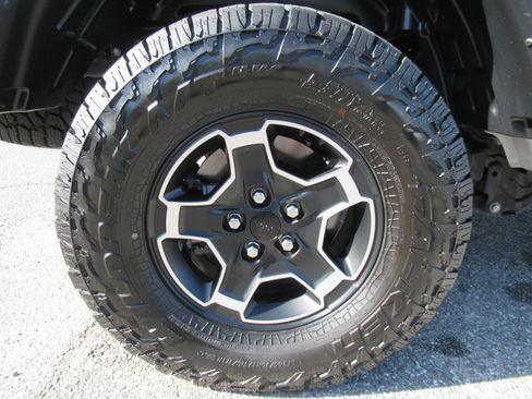 Used 2022 Jeep Gladiator Mojave w/ Trailer Tow Package AWD/4WD image 8
