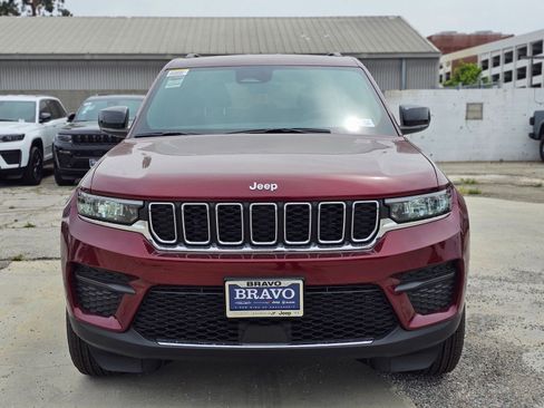 New 2026 Jeep Grand Cherokee Laredo RWD image 2