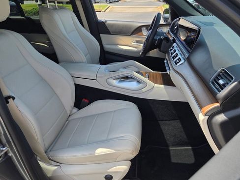 Used 2025 Mercedes-Benz GLE 350 4MATIC image 17