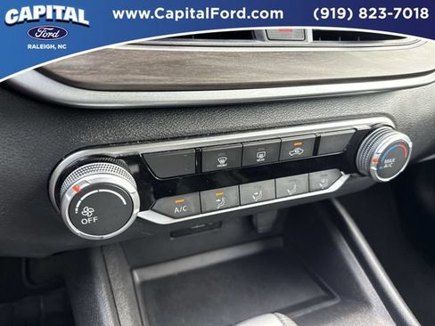 Used 2025 Nissan Altima 2.5 SV FWD image 29