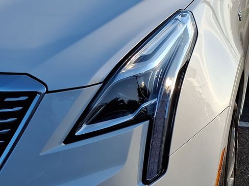 Used 2024 Cadillac XT5 Premium Luxury FWD image 9