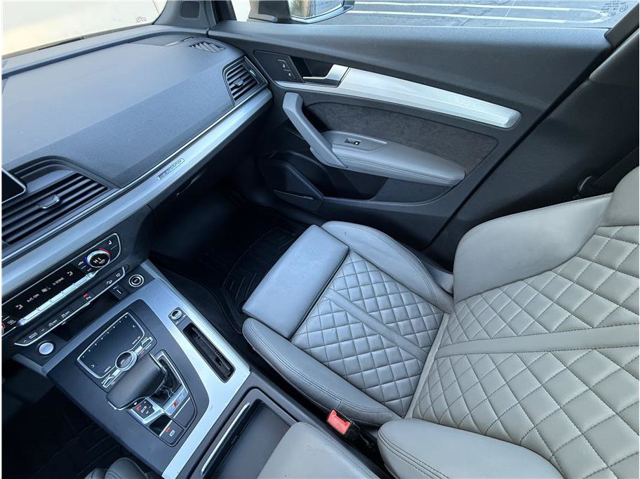 Used 2018 Audi SQ5 Premium Plus w/ S Sport Package AWD/4WD image 12