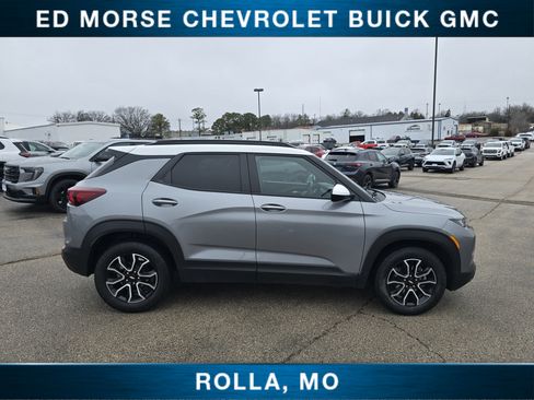 Used 2023 Chevrolet TrailBlazer ACTIV image 2