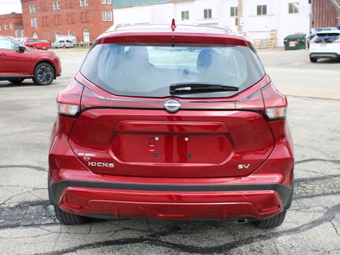Certified 2024 Nissan Kicks SV image 4