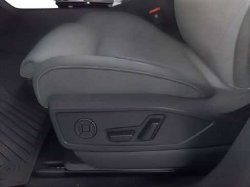 Used 2025 Audi Q5 Prestige image 16