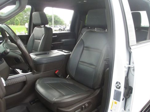 Used 2022 GMC Sierra 3500 Denali w/ Denali Ultimate Package AWD/4WD image 21