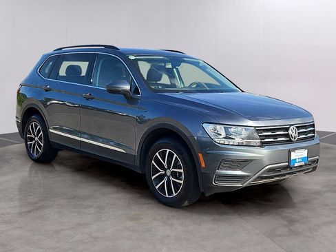 Used 2021 Volkswagen Tiguan SE w/ Panoramic Sunroof Package AWD/4WD image 3