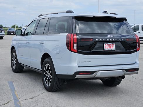 Used 2025 Ford Expedition Platinum AWD/4WD image 7