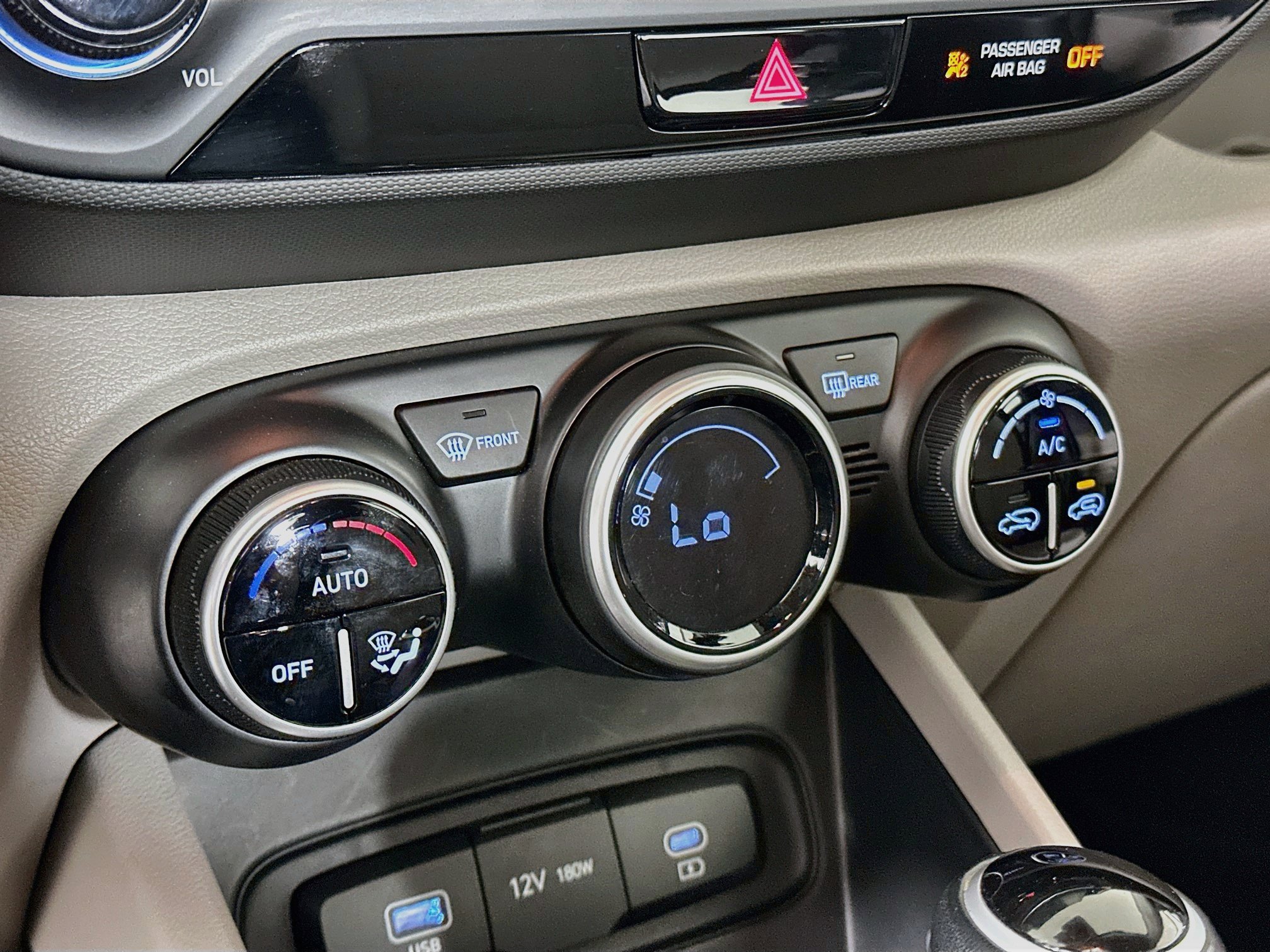 Used 2025 Hyundai Venue SEL FWD image 23