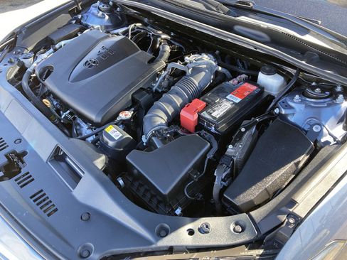 Used 2022 Toyota Avalon Limited image 46