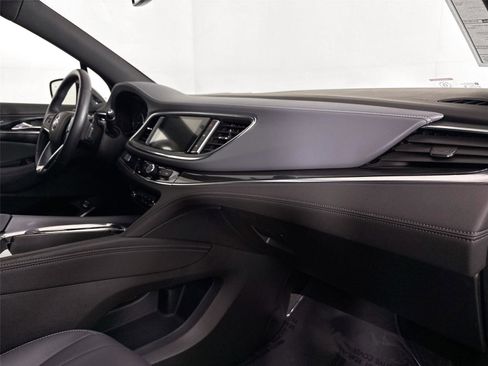 Used 2024 Buick Enclave Essence image 43