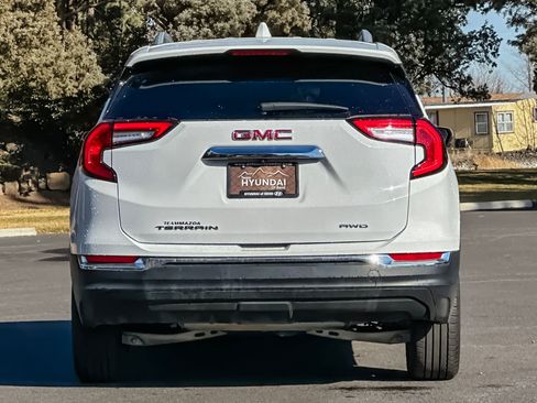 Used 2024 GMC Terrain SLT image 5