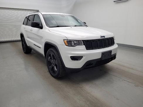Used 2020 Jeep Grand Cherokee Laredo AWD/4WD image 13