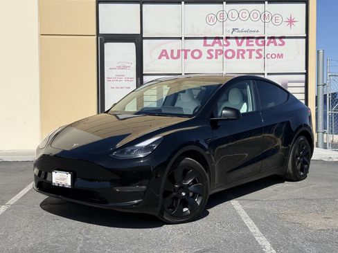 Used 2023 Tesla Model Y Long Range AWD/4WD image 4