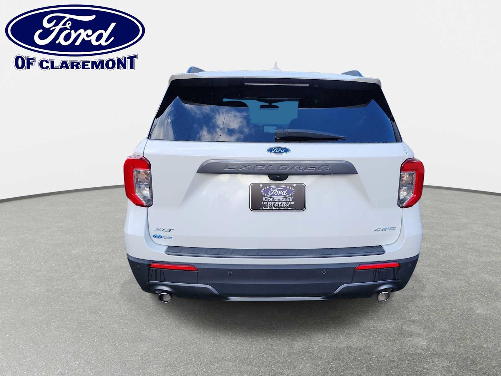 Used 2023 Ford Explorer XLT w/ Equipment Group 202A AWD/4WD image 17