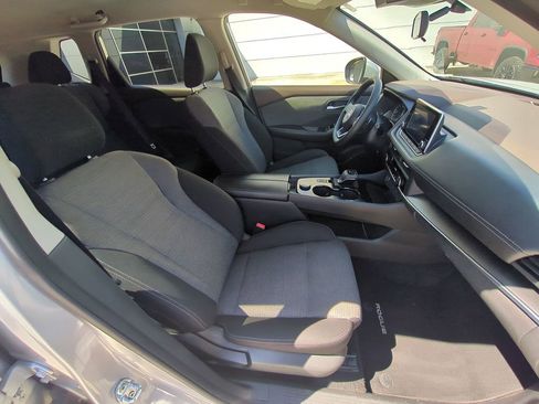Used 2023 Nissan Rogue SV AWD/4WD image 34