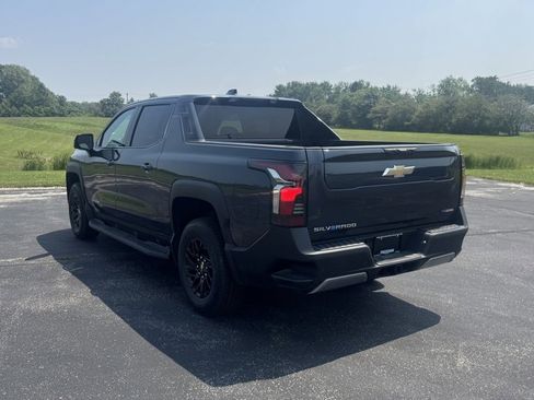 New 2025 Chevrolet Silverado EV LT image 5