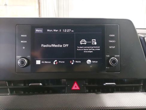 Used 2025 Kia Sportage LX image 21