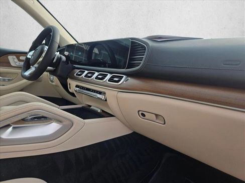 Used 2023 Mercedes-Benz GLS 450 4MATIC image 21